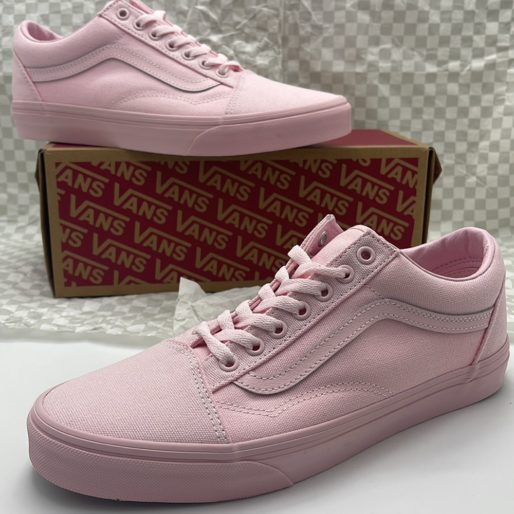 Vans Women’s Pink Sneakers Classic Design Old Skool
Pastel Mono Pink
VN000CT8PNK - Picture 15 of 16